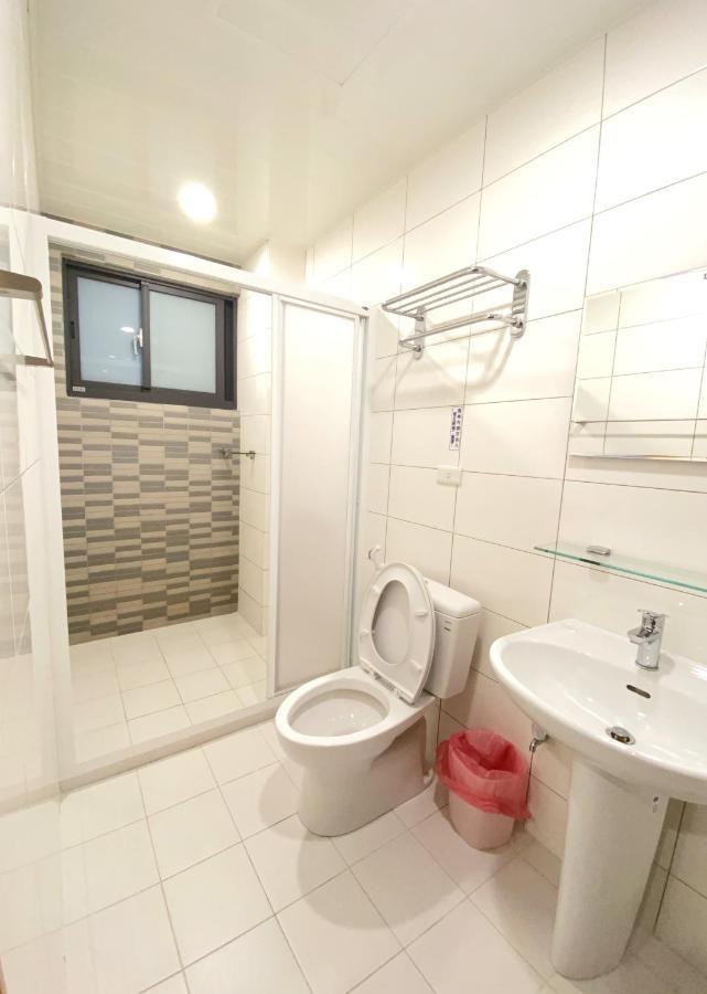 108 House Inn Tainan Esterno foto